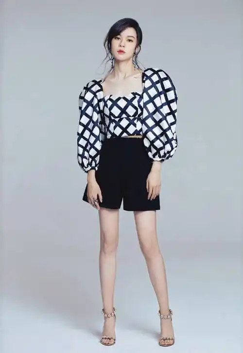 如果这个节目有身材方面的选拔,那郁可唯的腿肯定就能站上c位了.