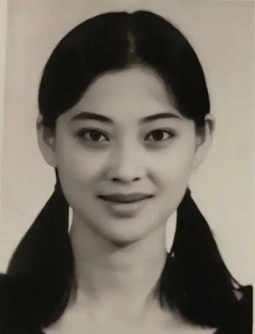 回顾梅婷和章子怡谁才是中戏最美校花看看她俩的合照就有答案