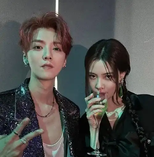 鹿晗关晓彤已分手双方感情疑似破裂男方曾闹出过绯闻