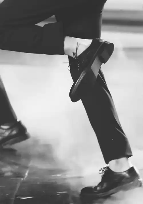 苏点合集脚踝皮鞋西装革履不信有人抵得住#25x王俊凯##王俊凯电影断桥