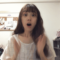 美女鼓掌竖起大拇指点头张嘴gif动图_动态图_表情包下载_soogif