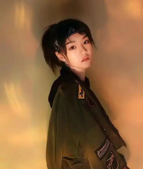 她是tfboys唯一绯闻女友被辱骂多年今意外长成女版王俊凯