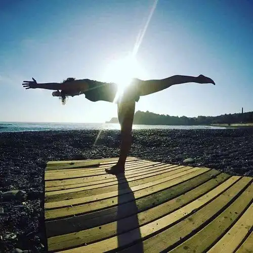 这种瑜伽动作,难度虽然不小,但是健身效果很好_身体