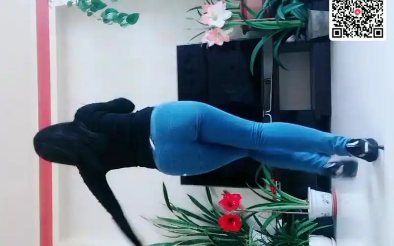 牛仔紧身裤广场舞视频