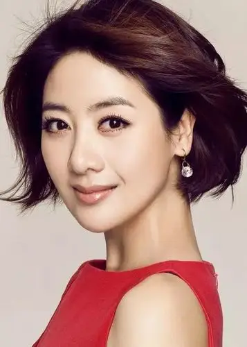 她就是,小李琳.更让人惊讶的是,经超娶得竟然是很多人的童年女神.