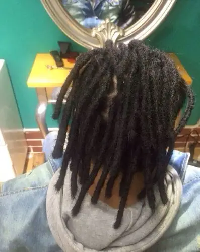 黑人的脏辫是扎一次就不拆吗看看黑人是怎么洗小脏辫