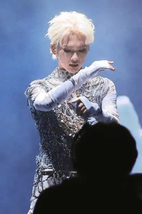 环球时报刊登周震南演唱会##周震南实体专上线秒售罄