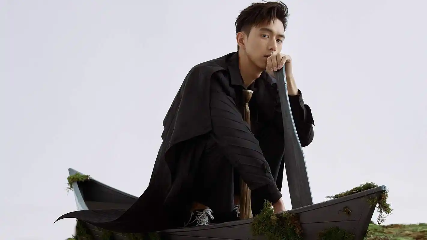 明星服饰搭配写真,帅气的李现