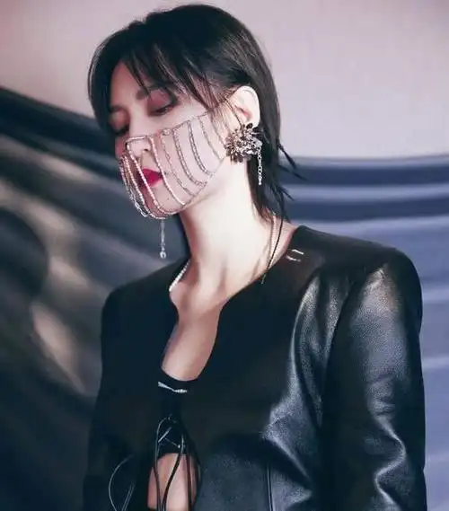 她曾是超女冠军如今却整成外国人网友只剩眼珠是原装的