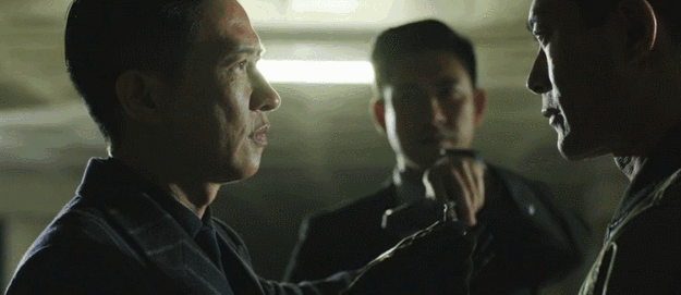 十几年前梁朝伟的摩斯密码,张家辉还在玩.