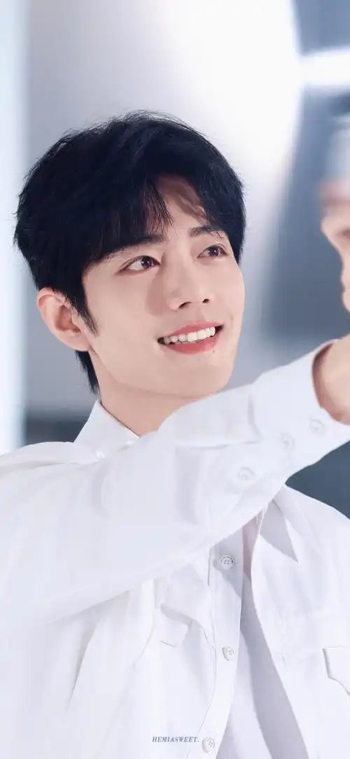 肖战壁纸超话#肖战#xz#13向全世界安利肖战#    好喜欢这一组照片呀