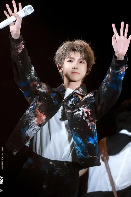 王源客厅狂欢巡演##谢谢王源的站姐