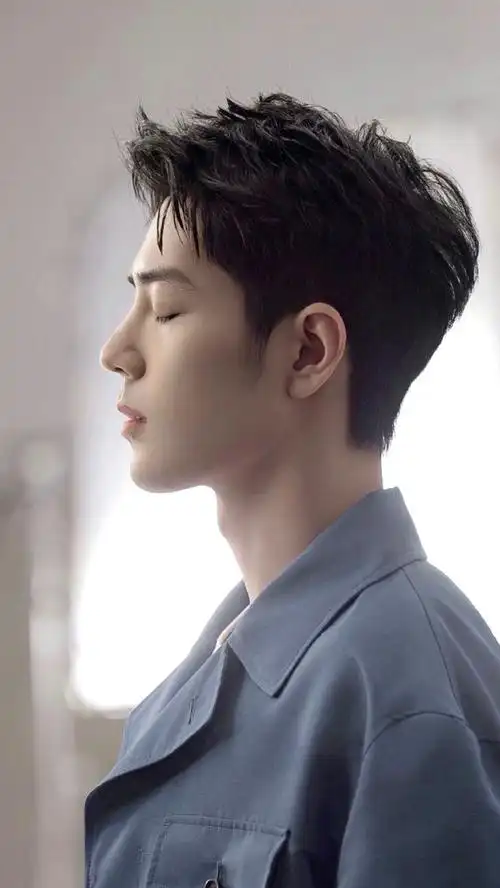 绝美侧颜#肖战溜溜梅品牌全球代言人