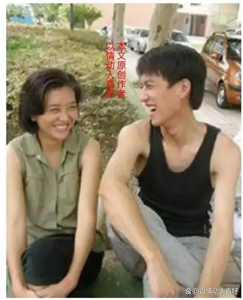 他与江珊分手当年,碰巧与李佳演《青春不言败》而生爱意.