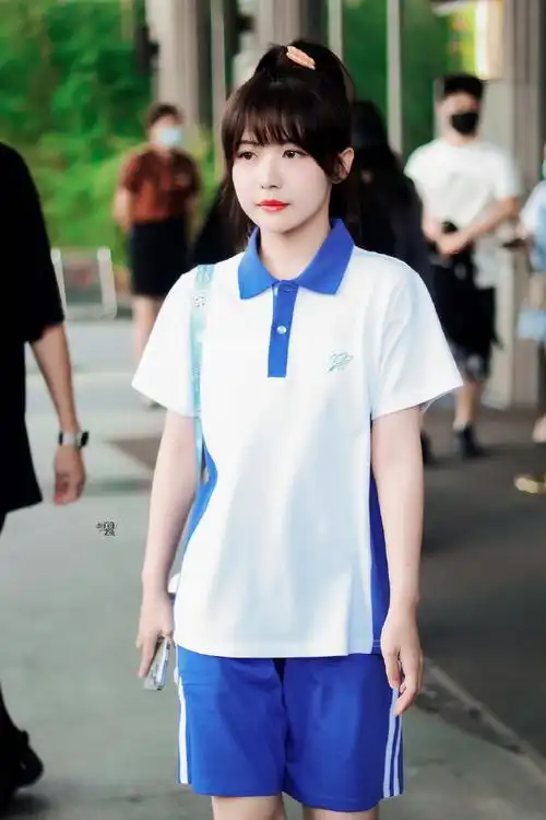 赖美云向前冲#220818《哔哩哔哩向前冲》录制上班今天是高中生校服七