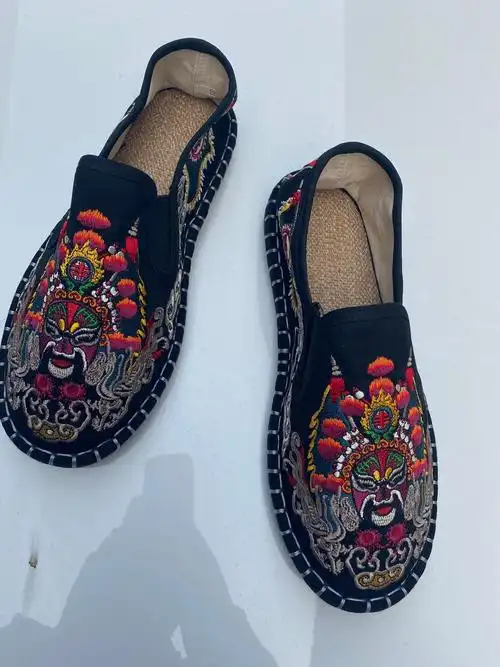 老北京布鞋社会人软夏季中国国风手工刺绣千层脸谱帆布鞋