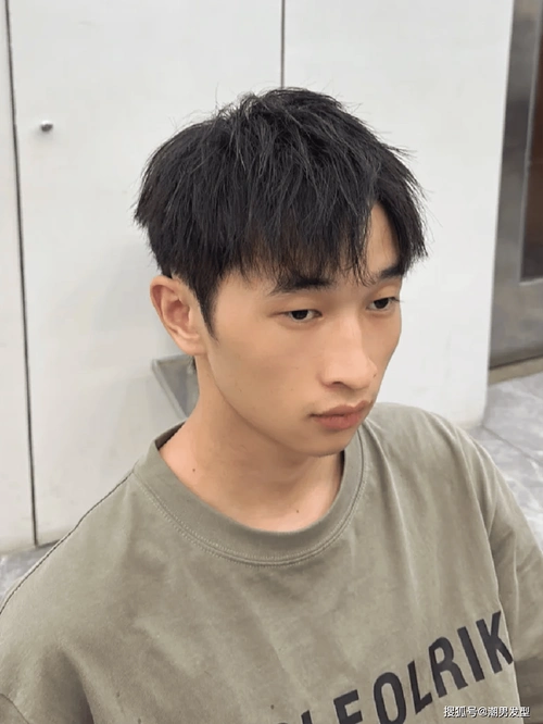 3款男生"不烫不染"短发参考,帅气有型,剪完让你秒变潮男