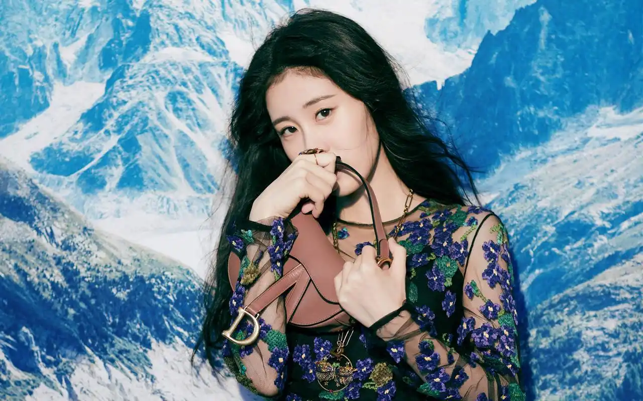 张碧晨性感妩媚写真高清电脑桌面壁纸