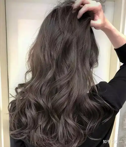 有哪些好看的烫发发型推荐?