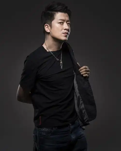 张衣春日写真曝光