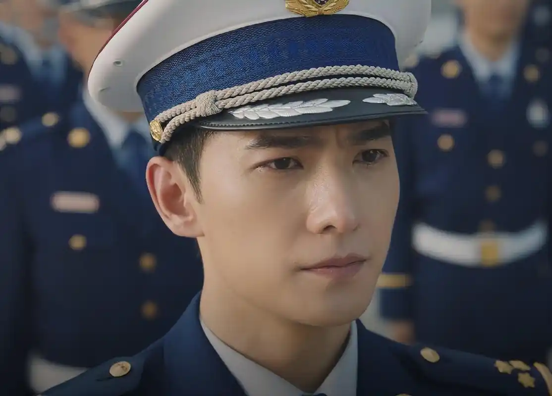 《我的人间烟火》今晚开播,杨洋被央视点名:请把制服焊在身上