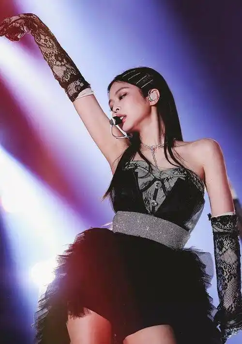 金智妮跳舞最美瞬间大合集,各种风格都能驾驭,很吃她的猫咪长相_舞台