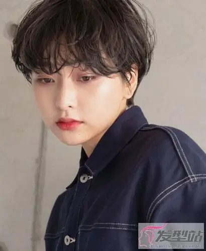 中性风酷帅女生短发 头发剪短做个酷girl超有型_发型站_最新流行发型