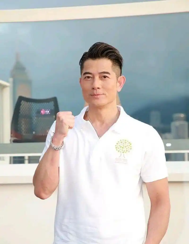 郭富城将此次获得的所有善款以及自己个人捐助的善款,都将分发给所有