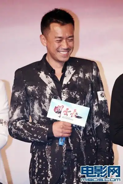 甄子丹给关羽刮胡子导演说断背目的不纯