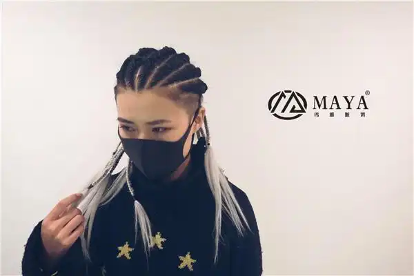 了解脏辫是从电视上看到的,现实生活中也有很多人会热衷于编脏辫培训