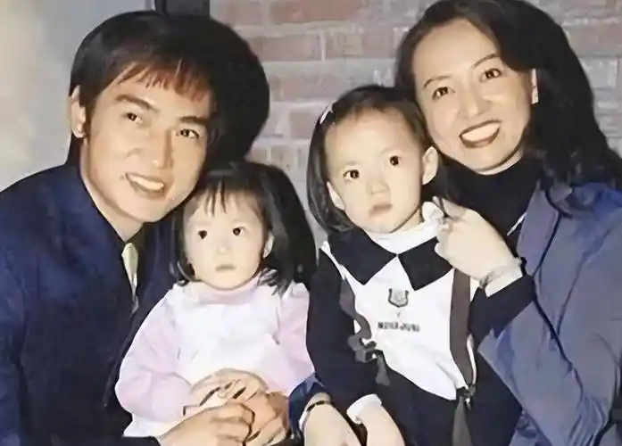 因为焦恩俊觉得,自己是时候给黄宛林多年的陪伴一个交代了.