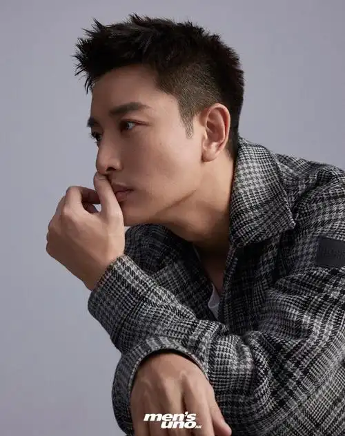 风度封面人物#@贾乃亮登上《风度mens uno》12月号杂志封面,直率