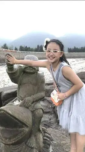 131指导教师:陈燕红《十岁那年》是越裔作家赖清河的代表作.