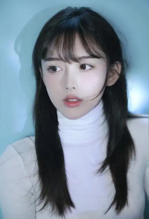 性感大眼萌妹白皙大长腿诱惑写真图片