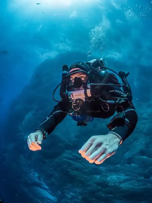 【有人@你】潜水照片10大姿势