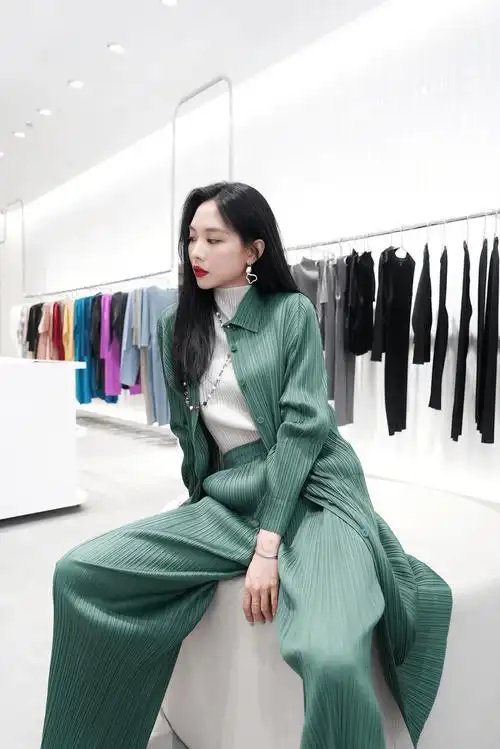 孟佳王霏霏这闺蜜装太可了两人合体气质感爆棚照着穿准没错