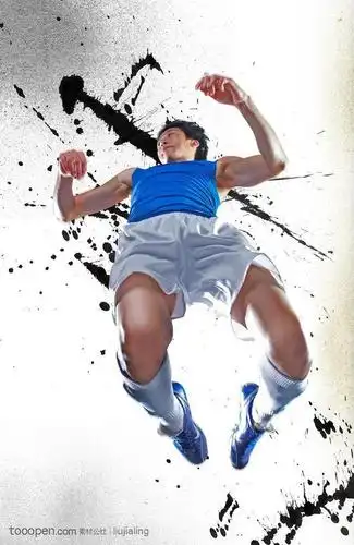 足球运动素材-墨汁花纹足球运动员跳跃