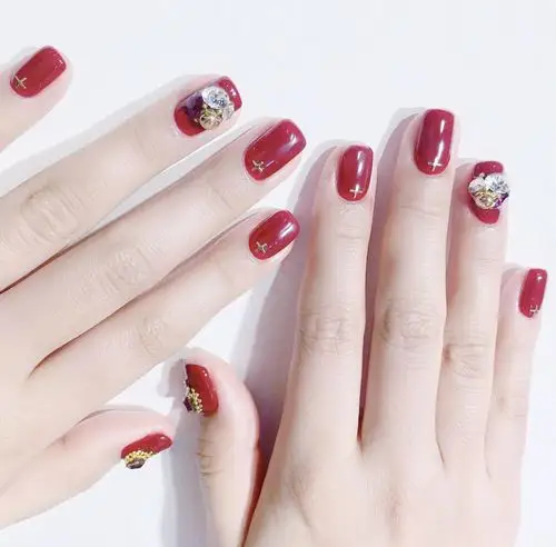 新年五大流行色美甲时髦精们的美甲配色经都在这
