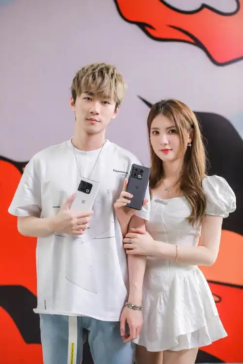 关注 转发,抽送两张不求人汤圆签名照!#一加电竞开赛节#抽奖详情