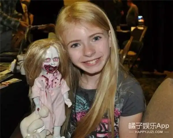 5年过去了行尸走肉里的小女孩现在竟然长这样