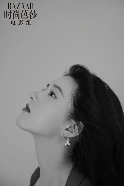 赵露思 时尚芭莎七月刊