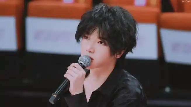 华晨宇2024向阳而生#飒飒太美貌了,十八宫格完全放不下939393