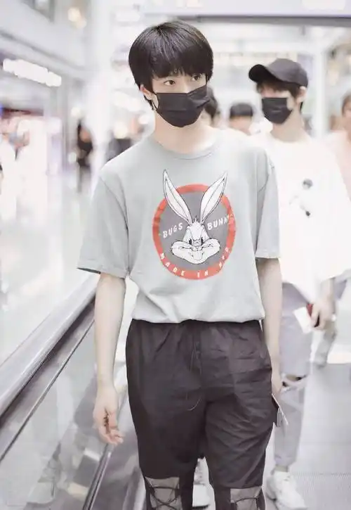 穿搭也是理想型_黑色_感觉_整体