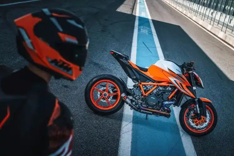 2022款ktm1290superduker售价2158万元强悍依旧