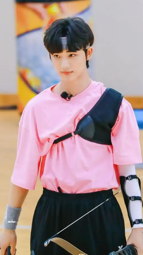 丁程鑫夏季运动会饭拍