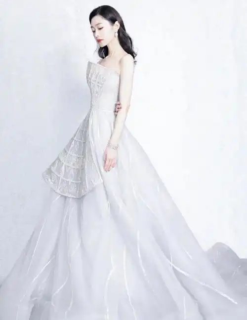 宋轶一袭婚纱造型美丽似仙女