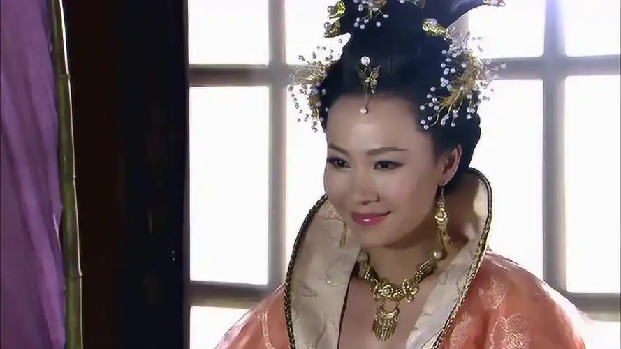 封神英雄 :白雪雁对杨戬一见钟情,杨戬刚离开,她就急着去找