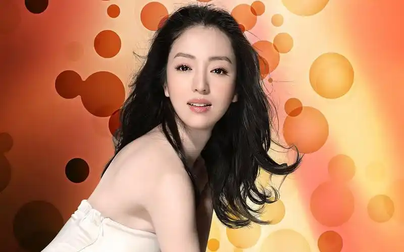 董璇白色的衣装粉嫩可爱电脑壁纸