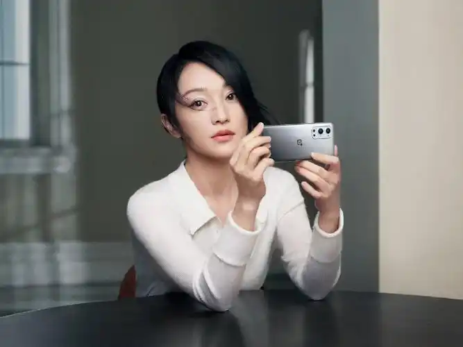 周迅代言一加手机##胡歌代言一加手机##一加9