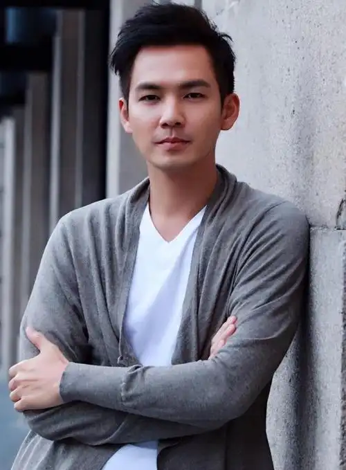 躲过了肖战却被49岁的钟汉良惊艳到了这牺牲也太大了